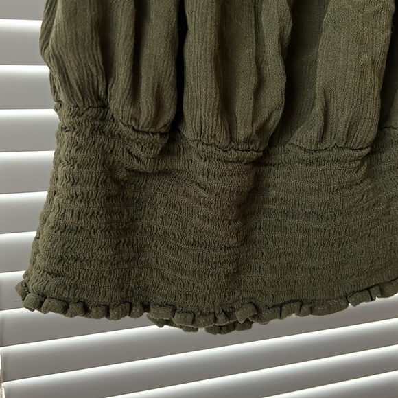 EXPRESS TOP💚 - Picture 4 of 4